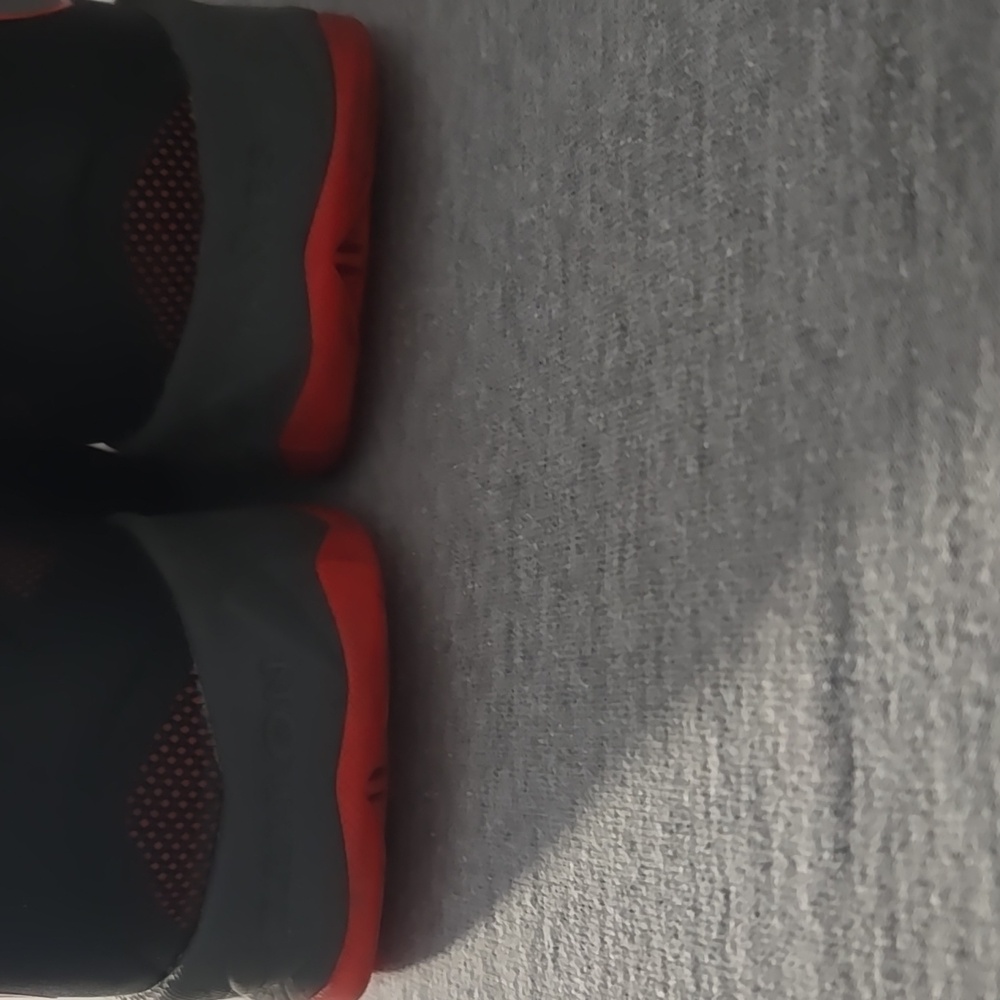 Nike Black and Red Athletic Shoes 10.5 - Picture 4 of 7